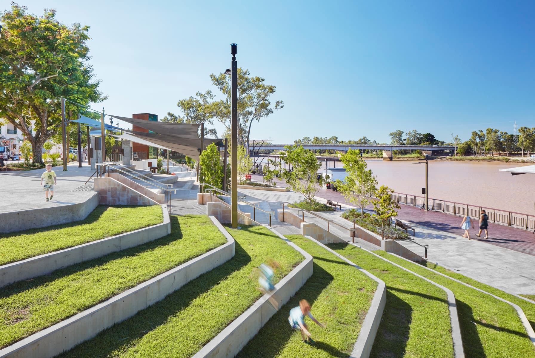 15694 08 Rockhampton Riverside Low Florian Groehn (1)