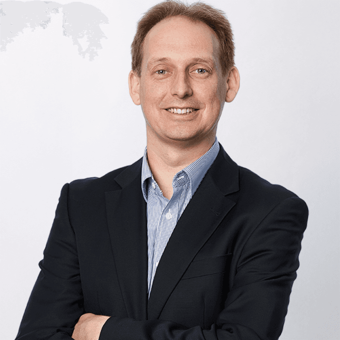 Simon Wilkes 700X700