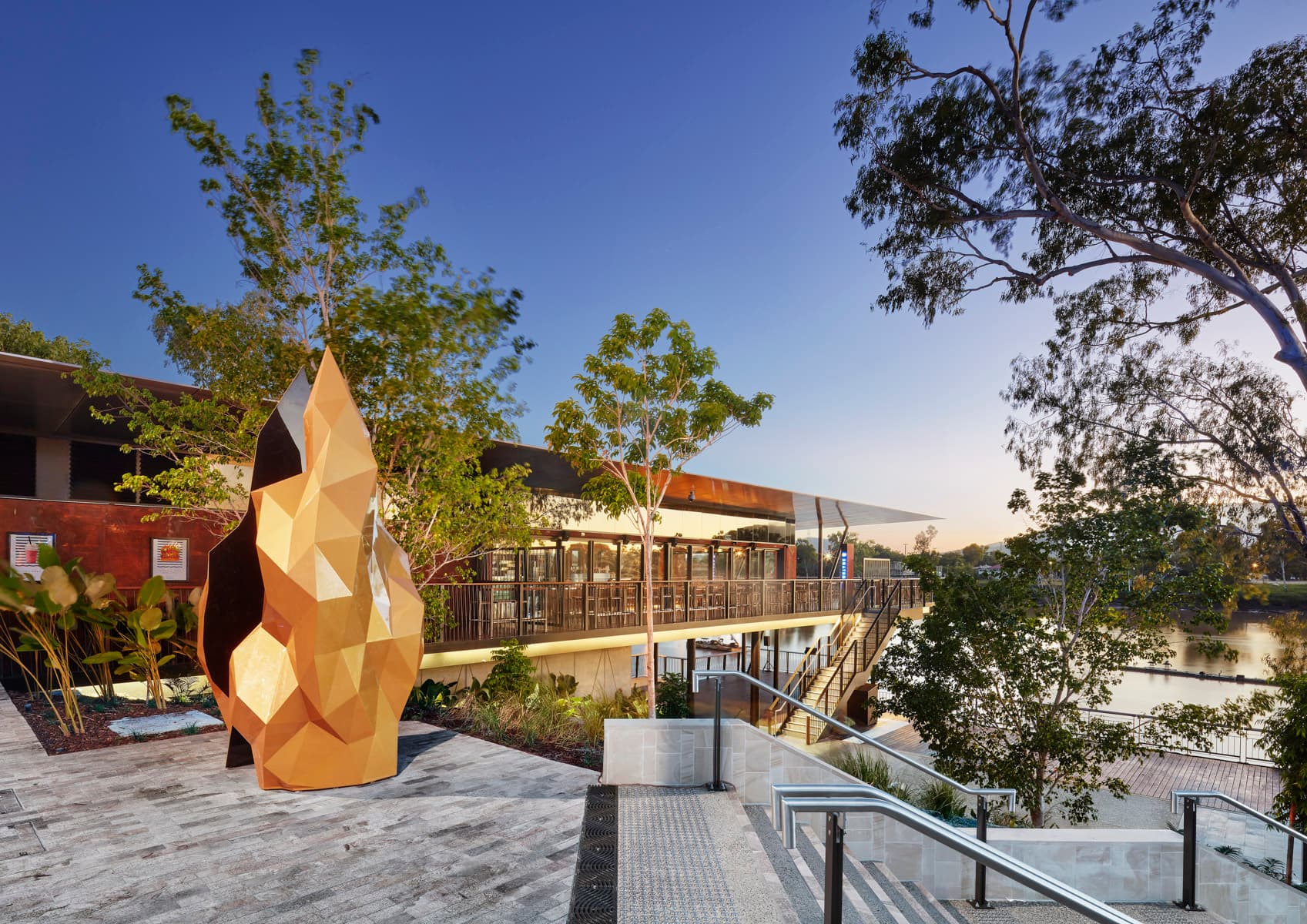 15694 01 Rockhampton Riverside LOW Florian Groehn