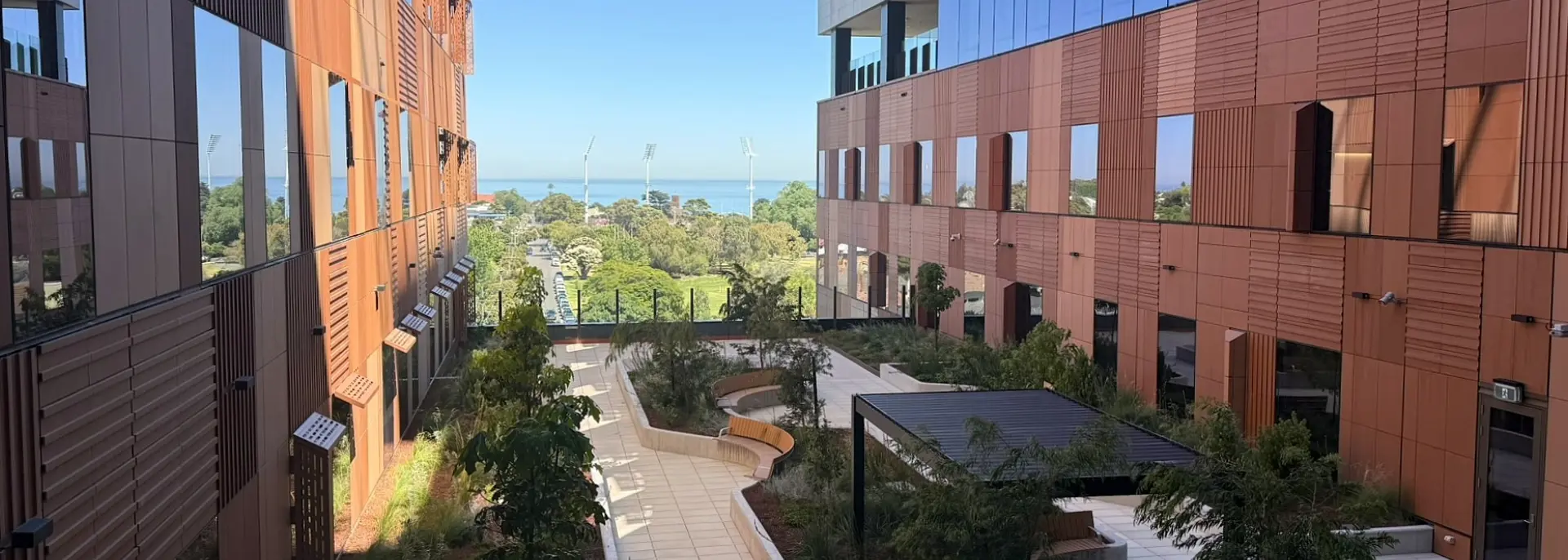 Header and content image- Frankston Hospital-1.png