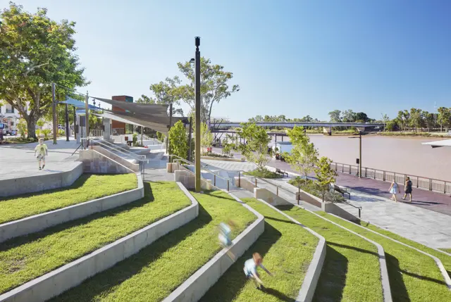 15694 08 Rockhampton Riverside LOW Florian Groehn