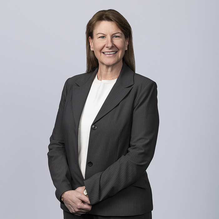 Lyn-Gray-urbis-cv-700px-1.jpg