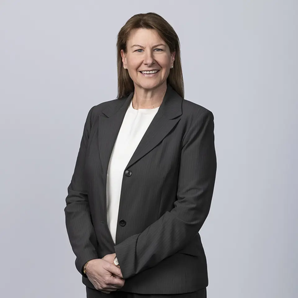 Lyn-Gray-urbis-cv-700px-1.jpg